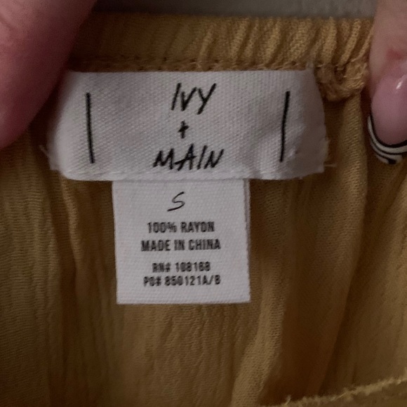 Tully’s Never Worn Cropped Shirt! - Picture 2 of 3